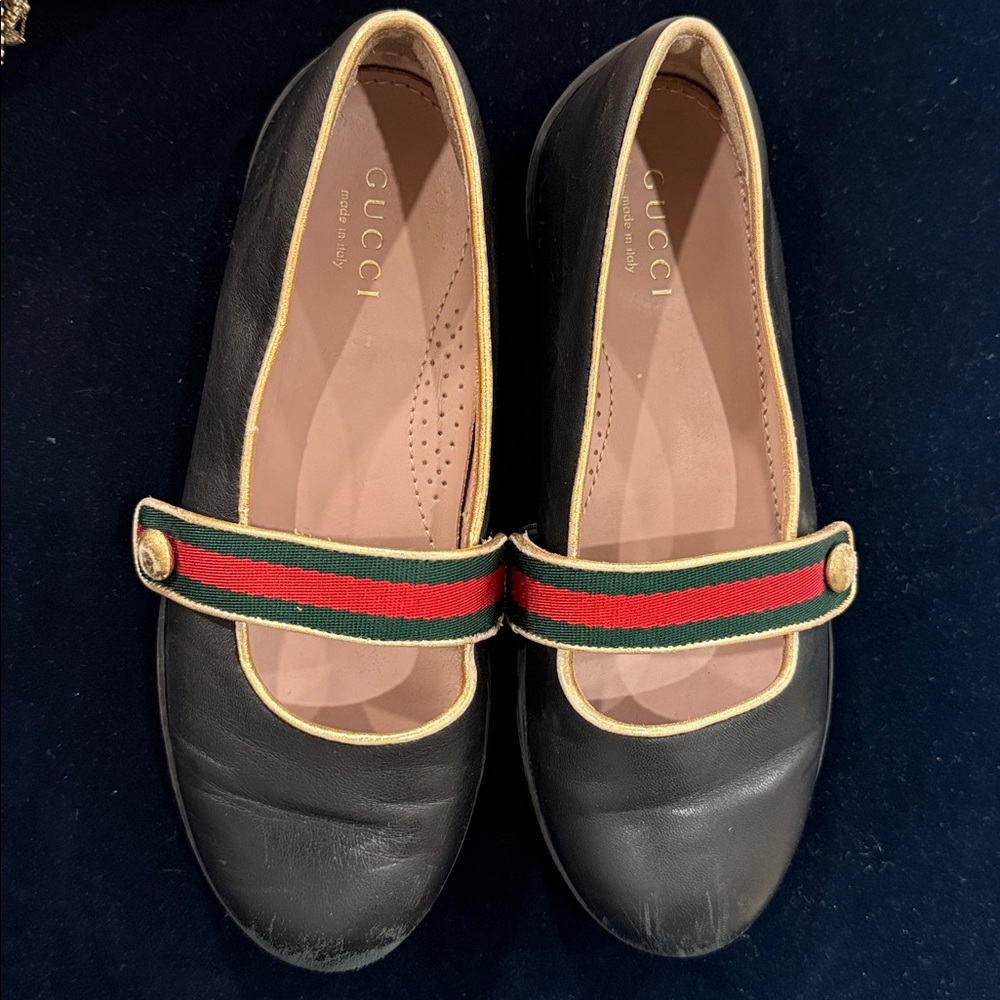 Gucci Black Leather Flats with Green and Red Stripe